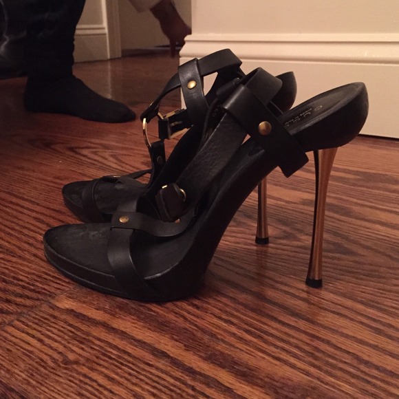GUCCI SEXY BRAND NEW HEELS WORN ONCE - Picture 4 of 4