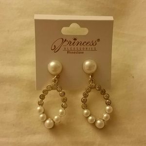 Pearl / Rhinestone Earings