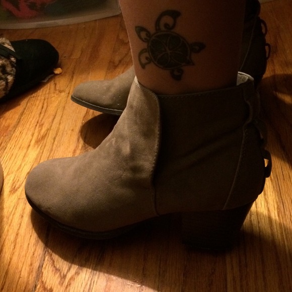 Short booties