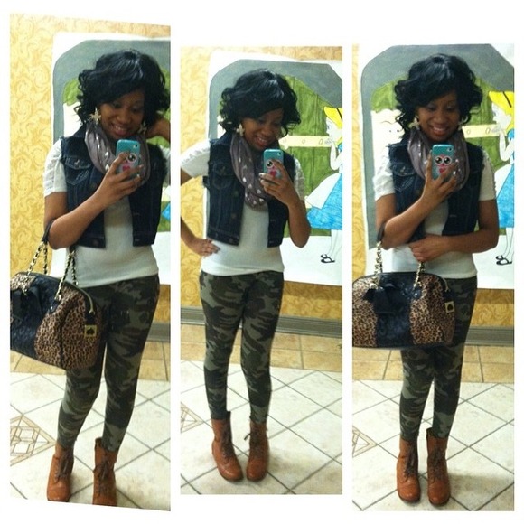 Zenana Outfitters Camo Print Leggings