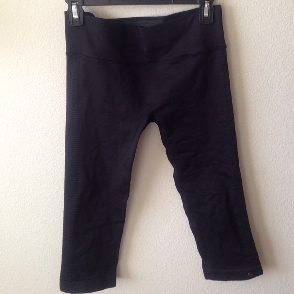 Brooks cropped tight yogas