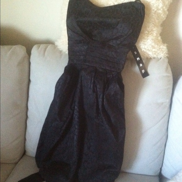 Pretty off the shoulder dress with pockets