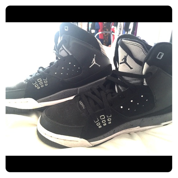 Jordans size 5.5 youth/7.5 women's