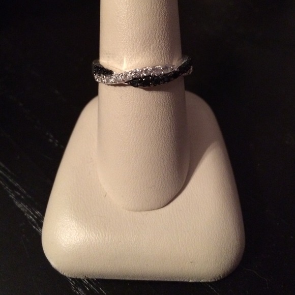 Black & white CZ ring