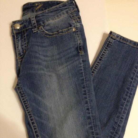 Seven7 skinny blue jeans