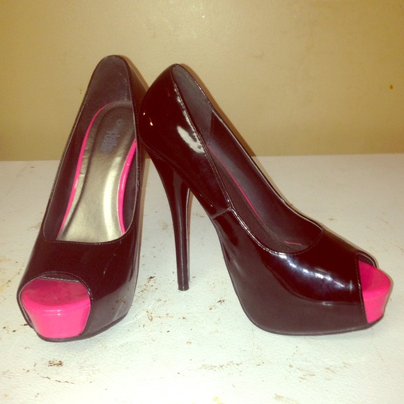 Charlotte Russe black and pink heels