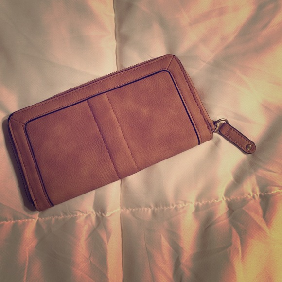 Tan wallet