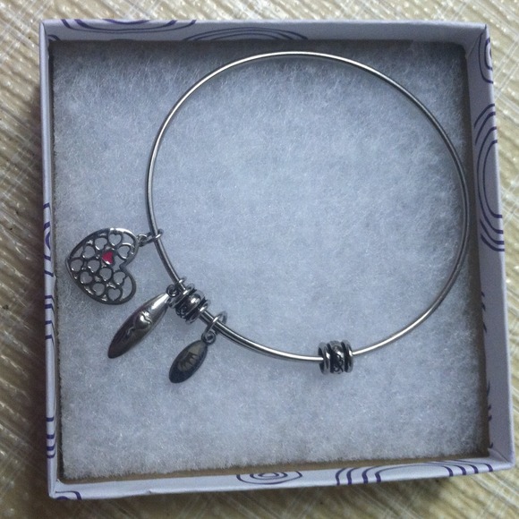 BRAND NEW HALLMARK CHARM BRACELET