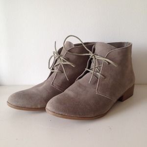 {Reserved} Suede Lace-up Booties