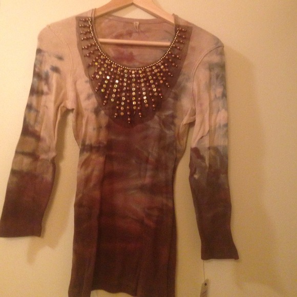 New Sweater multi mountain colors Size M