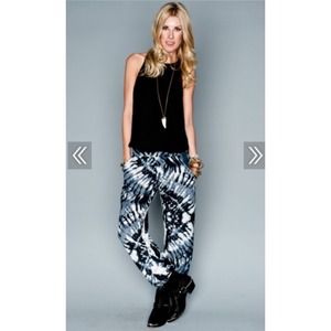 45🅿️🅿️ Show Me Your Mumu La Pant in Thunderstorm