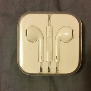 Apple earbuds