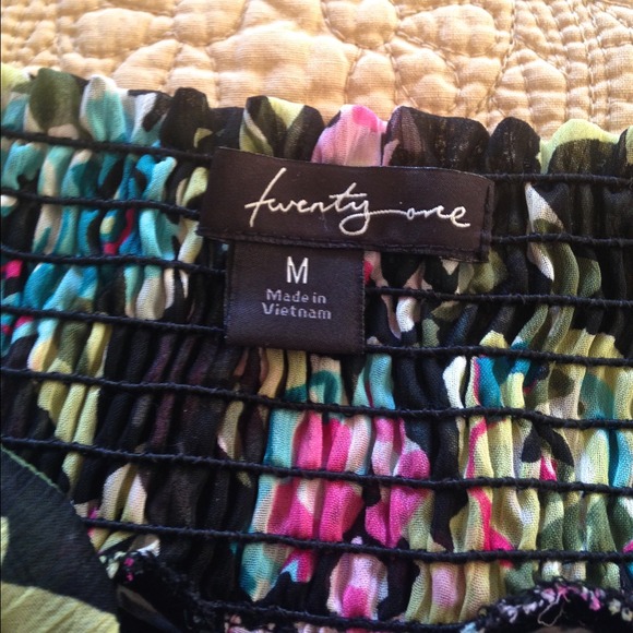 Forever XXI Floral Dress - Picture 4 of 4