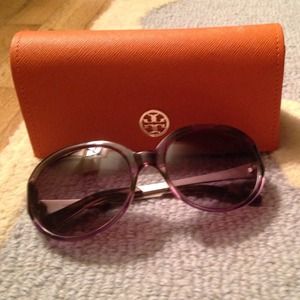 Tory sunglasses with case
