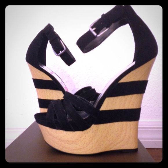 Bebé Clarice Black Suede Wedges.