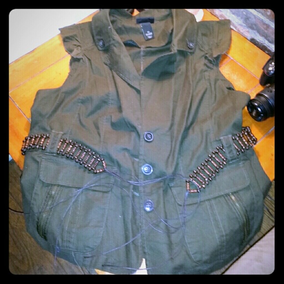 🚫SOLD🚫 Beautiful green vest.