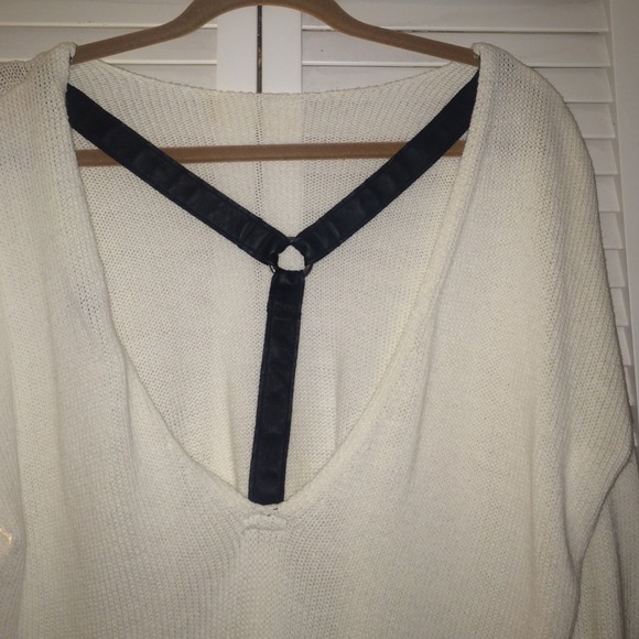 White woven sweater - Picture 2 of 4