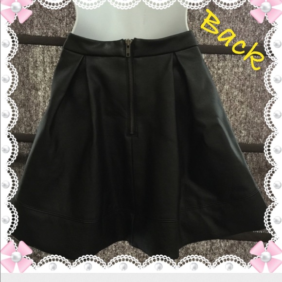Lamour faux leather skirt - Picture 2 of 4