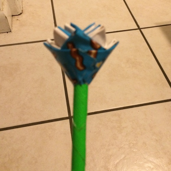 Duck tape flower pen - Picture 2 of 2