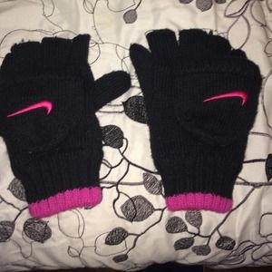 NIKE gloves