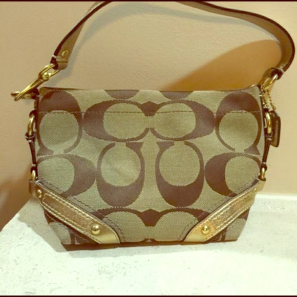 Coach Handbags - Small Coach satchel handbag