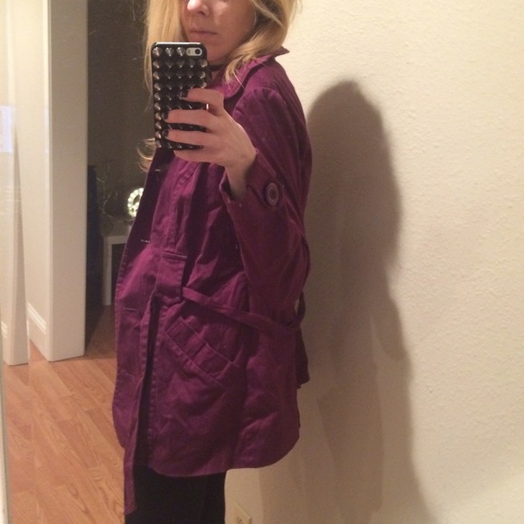 Reddish-purple trench coat - Picture 3 of 3
