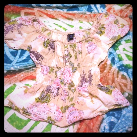 Cute peasant top!