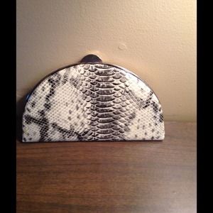 Snake skin print clutch pure