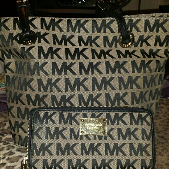 Authentic Michael Kors handbag and wallet.