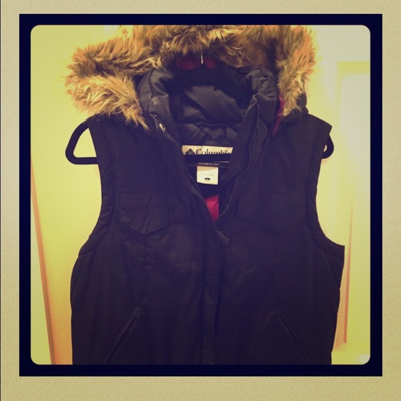 CLEARANCE- Black Columbia hooded vest MUST GO!