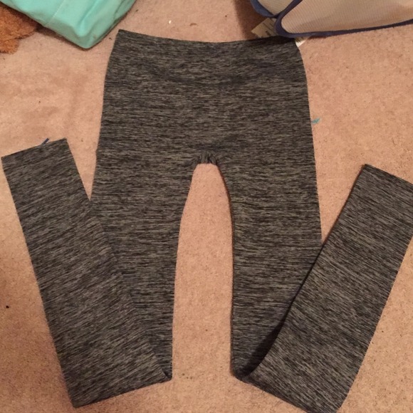 SALE! NEW gray silky leggings