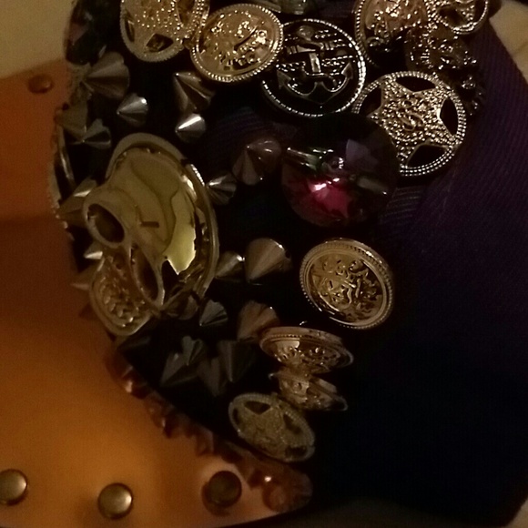 Jewel snapback - Picture 2 of 2