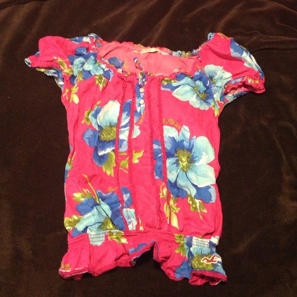 Hollister flowery top