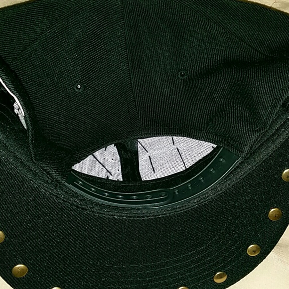 Jeweled snapback - Picture 2 of 2