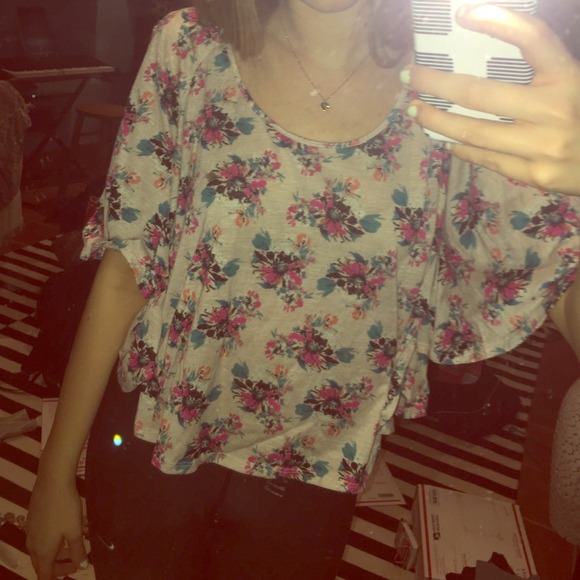 💛Floral Arm Slit Blouse