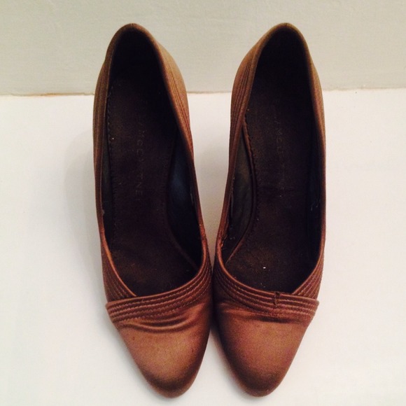 Stella McCartney Satin Rounded Toe Pumps - Picture 2 of 4