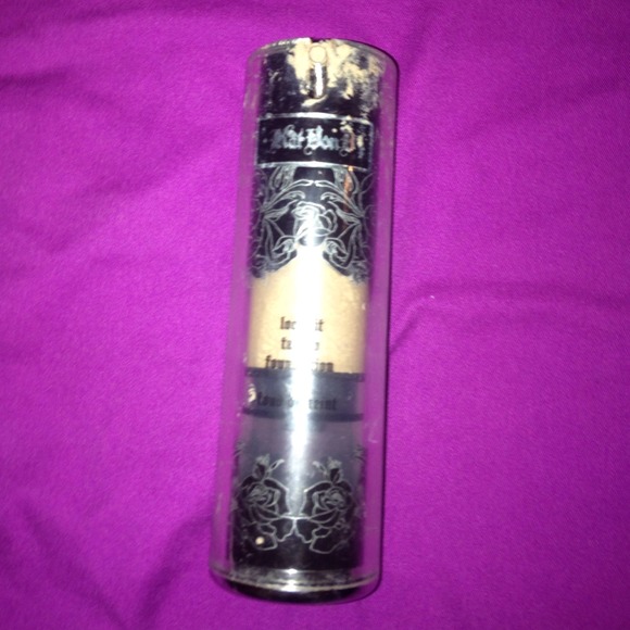 Kat Von D Lock-it Foundation & Highlighter Trade