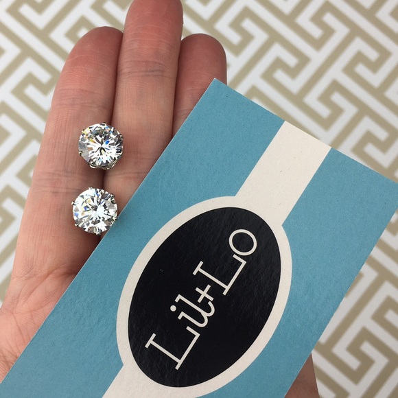 NEW Round Large Cubic Zirconia Post Stud Earring - Picture 2 of 4