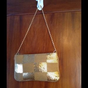 Gold tone clutch