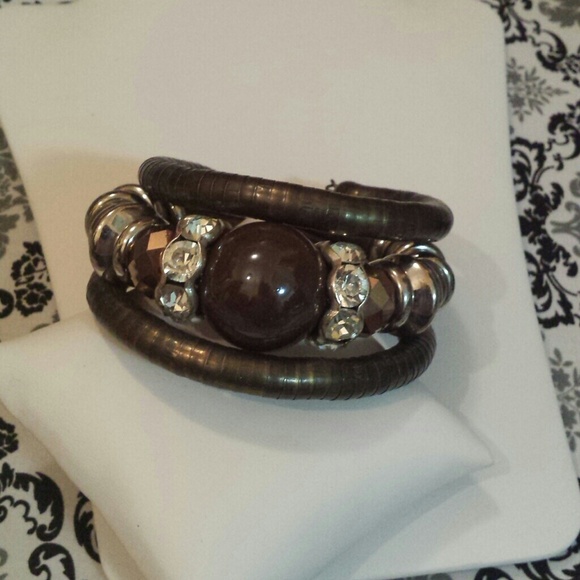 Unique Statement bracelet - Picture 2 of 4