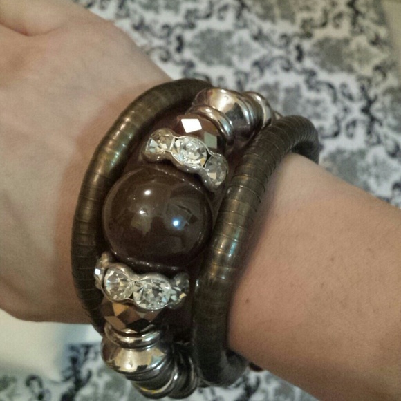 Unique Statement bracelet - Picture 3 of 4