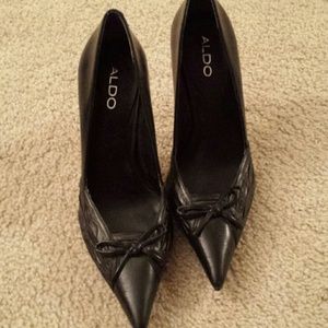 Black Aldo pumps