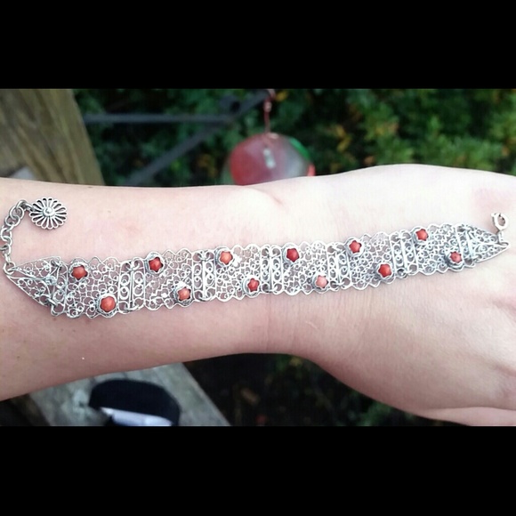 Beautiful vintage silver bracelet with coral