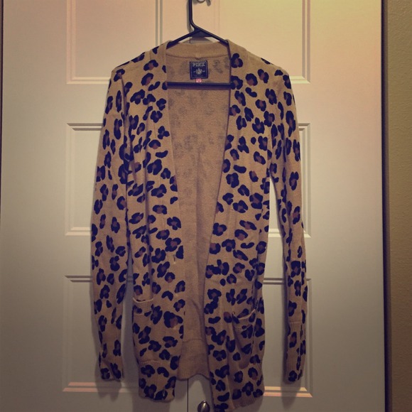 Long leopard print sweater!