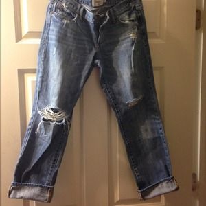 Abercrombie distressed capri