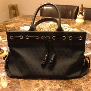 💯Authentic Dooney and  Bourke handbag in Black !