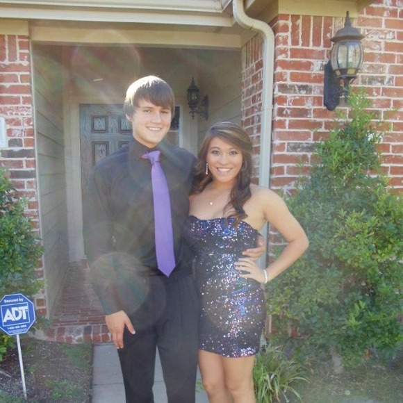 Dress - Picture 3 of 3