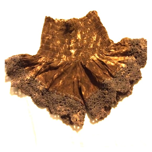 Brown tie-dyed shorts