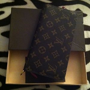 Monogram look a like wallet! Need to sale.