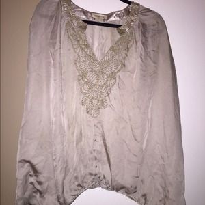SALE 🎉Tan Beaded Arden B Batwing Top Size L